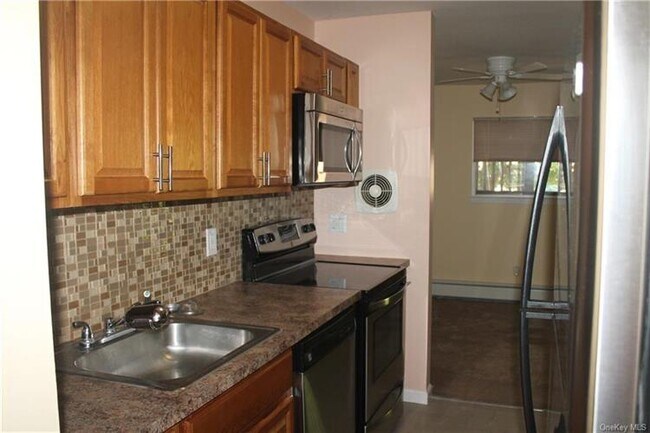 Building Photo - 2 Secora Rd