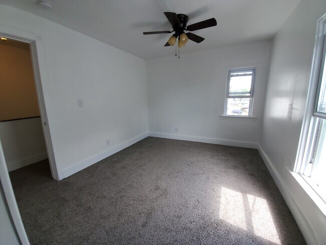 Building Photo - 116 1st Ave