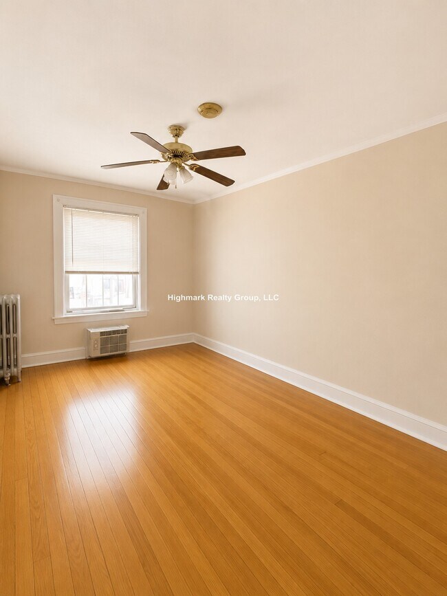 Foto del edificio - 2815 W Berteau Ave