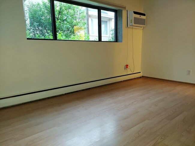 Foto del edificio - 2210 Pillsbury Ave