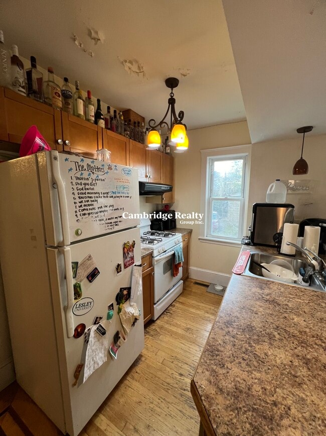 Building Photo - 26 Cherry St