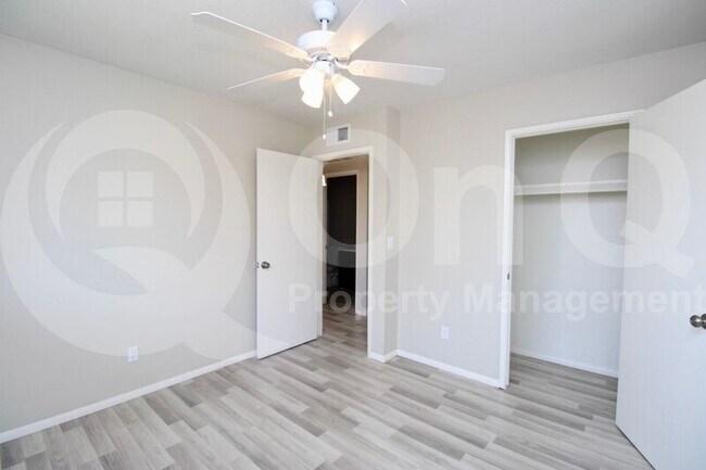 Foto del edificio - 960 S Mara Dr