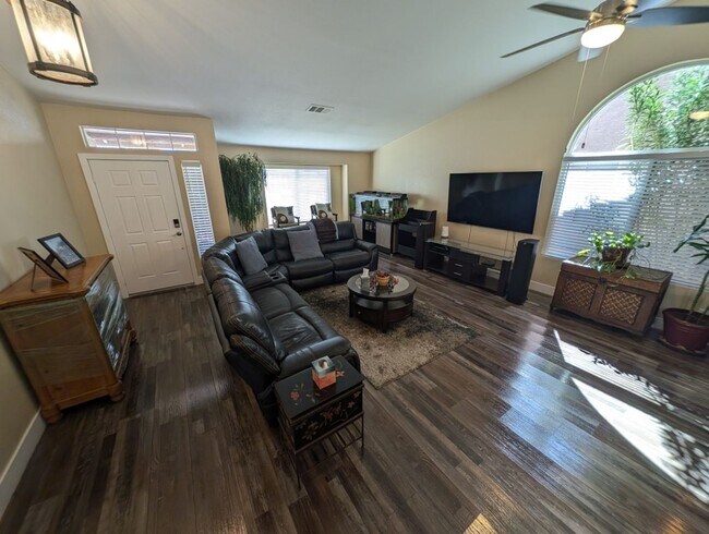 Foto del edificio - 7435 Falcon Rock Dr