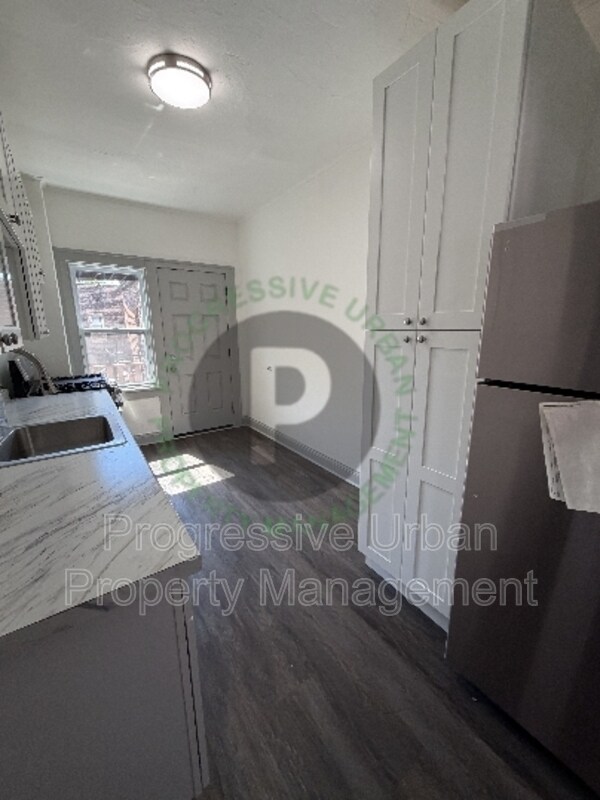 Foto del edificio - 2002 Chesterland Ave