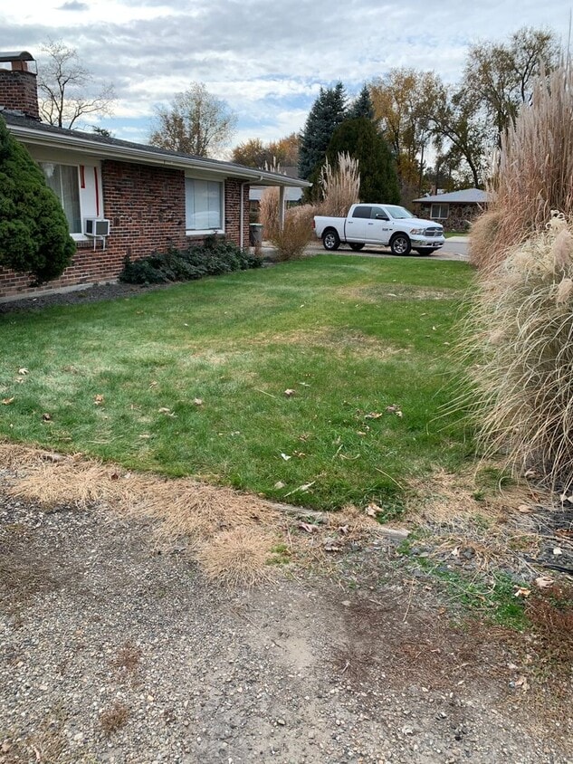 Primary Photo - 1008-1010 N Riviera Dr