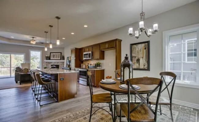 Building Photo - 16070 Hadan Dr