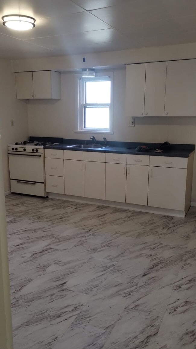 Photo - 311 Highland Ave (Pitcairn, PA) Townhome