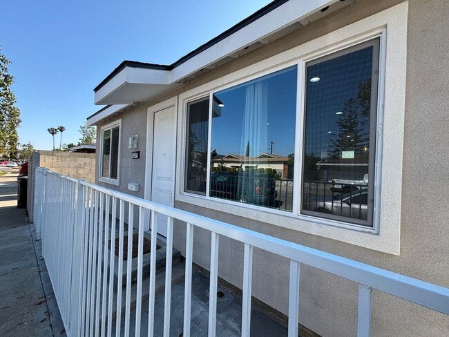 Foto del edificio - 1056 N Lincoln St