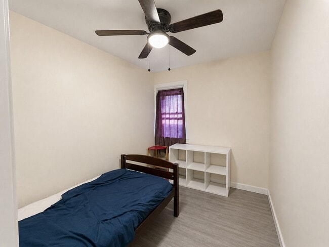 Dormitorio 3 - 270 Pacific St
