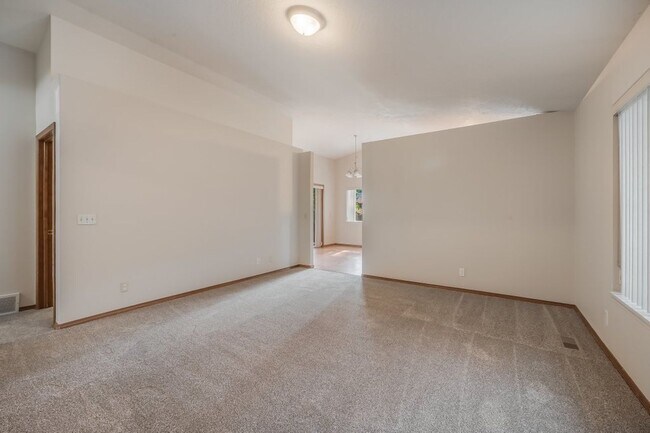 Foto del edificio - 3 bed 2 bath rancher
