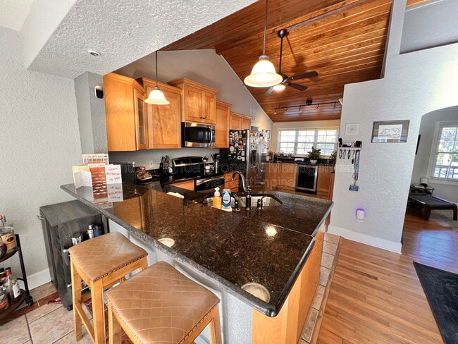 Foto del edificio - 750 Royal Palm Ct