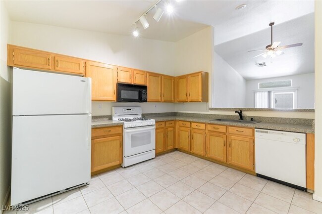 Foto del edificio - 3353 Kylemore St