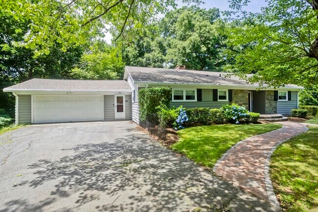Building Photo - 45 Mayfair Dr
