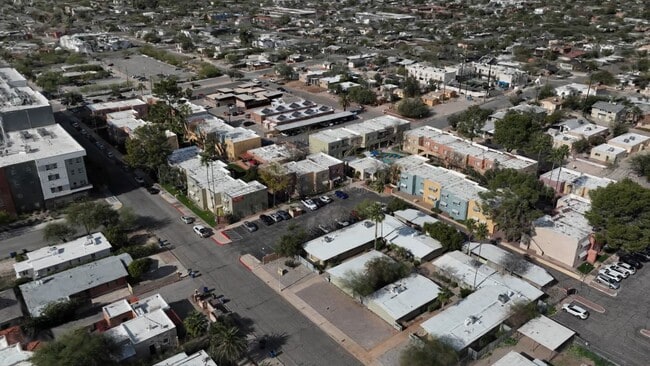  - Zona Verde Apartments