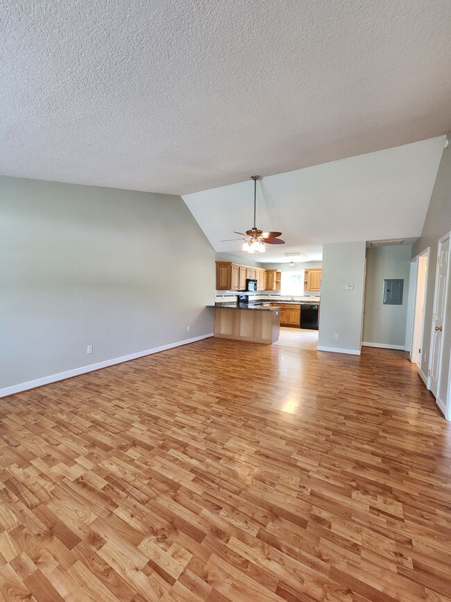 Foto del edificio - Black Mountain Townhome