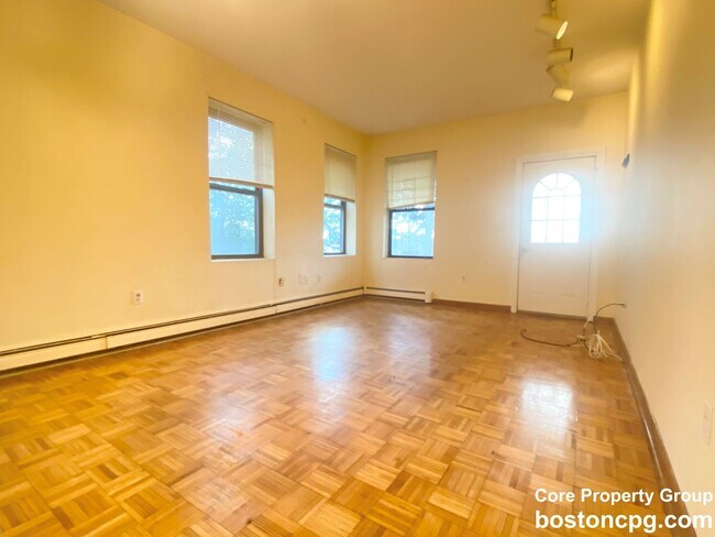Building Photo - 404 Meridian St
