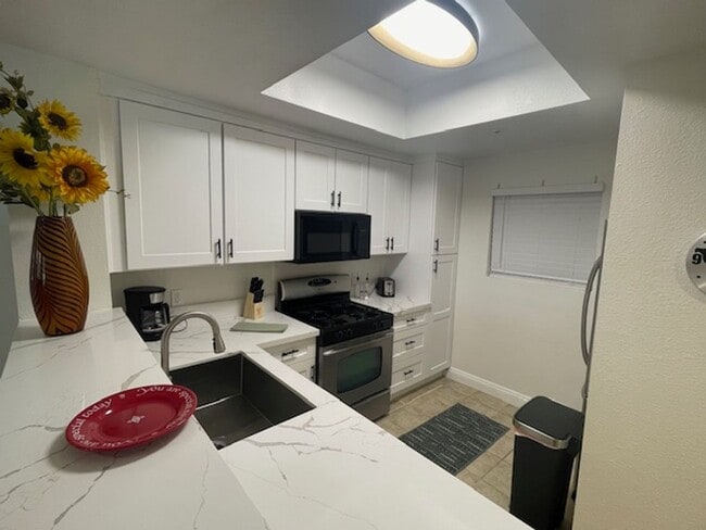 Building Photo - Meridian 2 Bd / 2 Ba with Laminate Flooring in Living Room & Bedroom Areas
