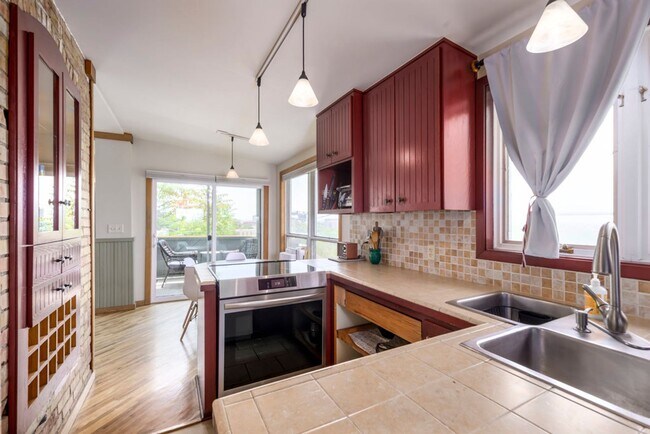 Foto del edificio - Gorgeous  Home In The Marmalade District O...