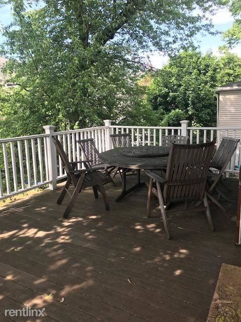 Foto del edificio - 6 br, 3 bath House - 46 Pratt St