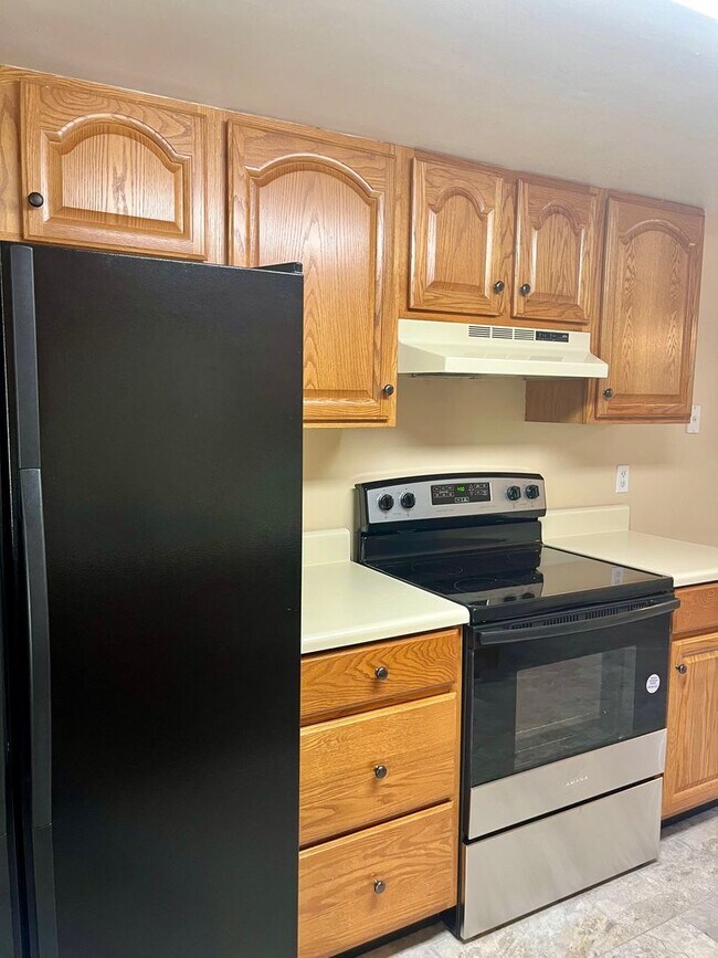 Foto del edificio - Charming 3-Bedroom Townhouse for Rent