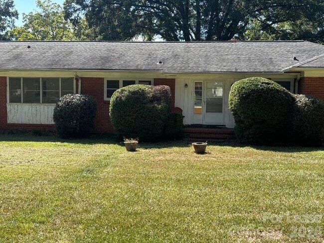 Foto del edificio - 6038 Preston Ln