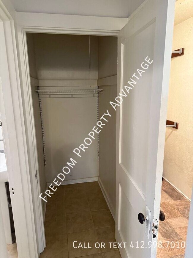 Foto del edificio - 3705 Botsford St