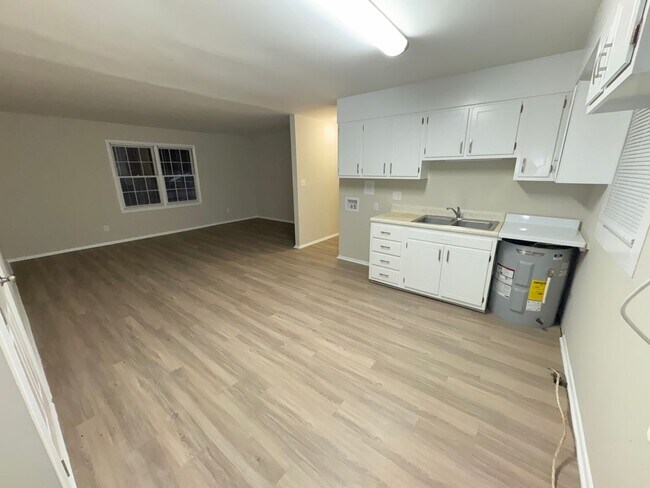 Foto del edificio - 2bed/1ba Apt off S Main Kannapolis close to Downtown Kannapolis & Hwy 73