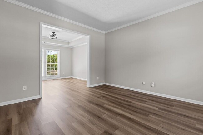 Foto del edificio - 4050 River Green Pkwy