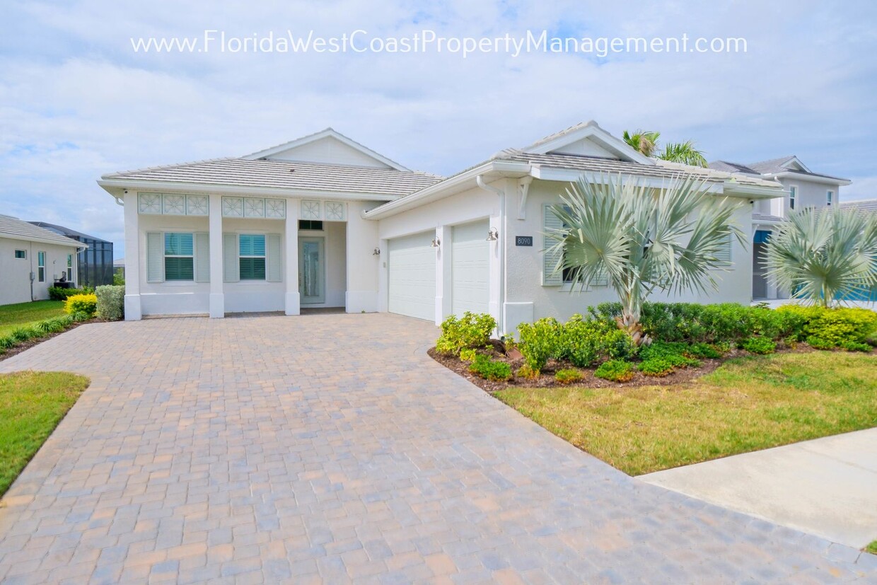 Primary Photo - IMPRESSIVE FURNISHED POOL HOME! ISLES AT L...