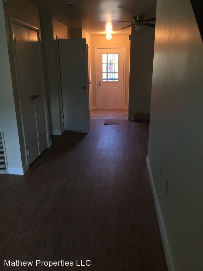 Building Photo - 3 br, 1.5 bath House - 560 Dauphin St.