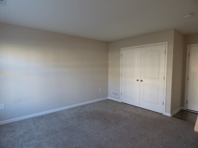 Foto del edificio - Almost New Pickerington Condo