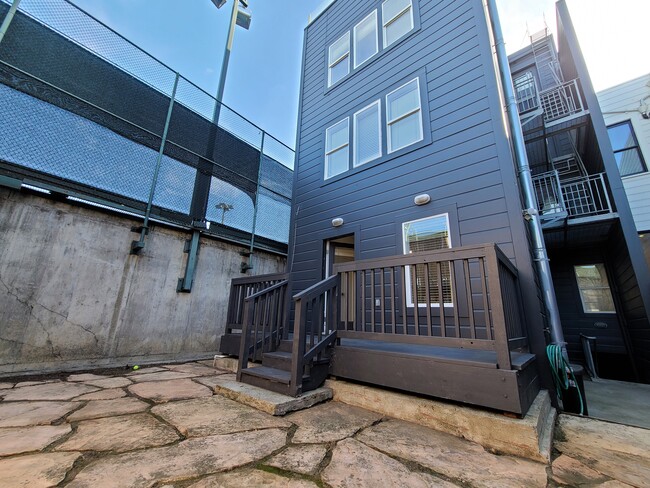 Building Photo - 2280 Sutter St