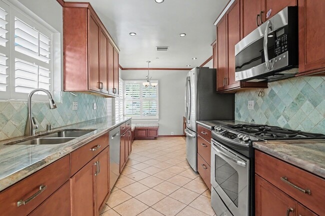 Building Photo - 2450 Queensberry Road • Pasadena 4BR | 3BA |