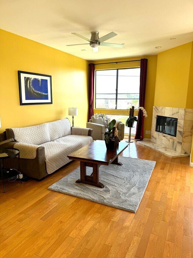 Primary Photo - Explore a charming 2 bedrooms, 2.5 bathroo...