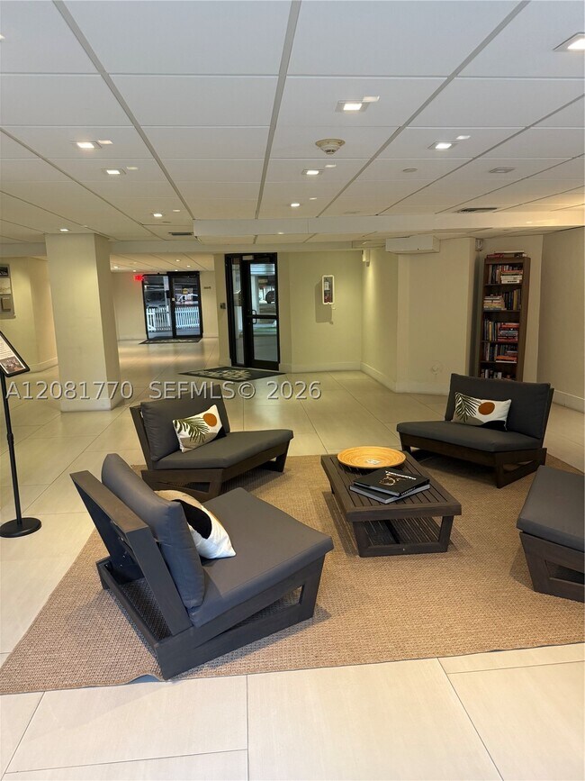 Foto del edificio - 540 Brickell Key Dr