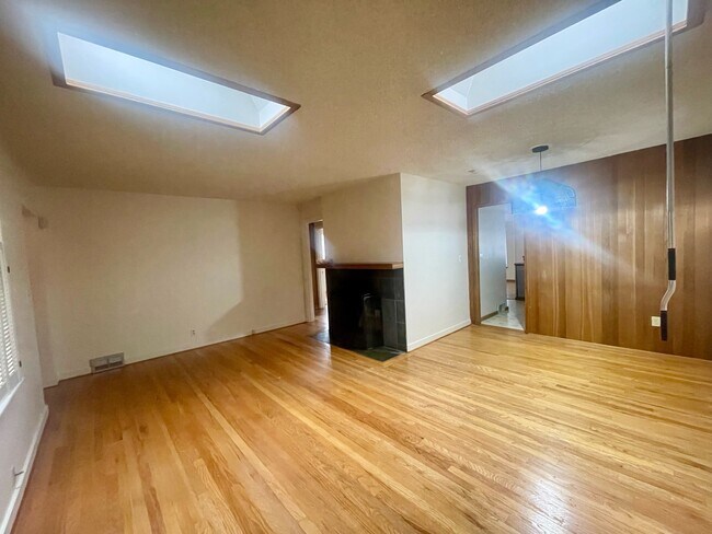 Foto del edificio - 3245 31st Ave W