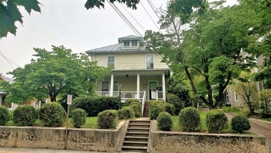 Building Photo - 119 Houston St