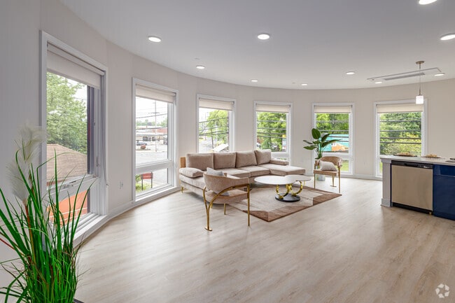 1BR, 1BA - 864SF - Living Room - The Gateway @ Dunellen