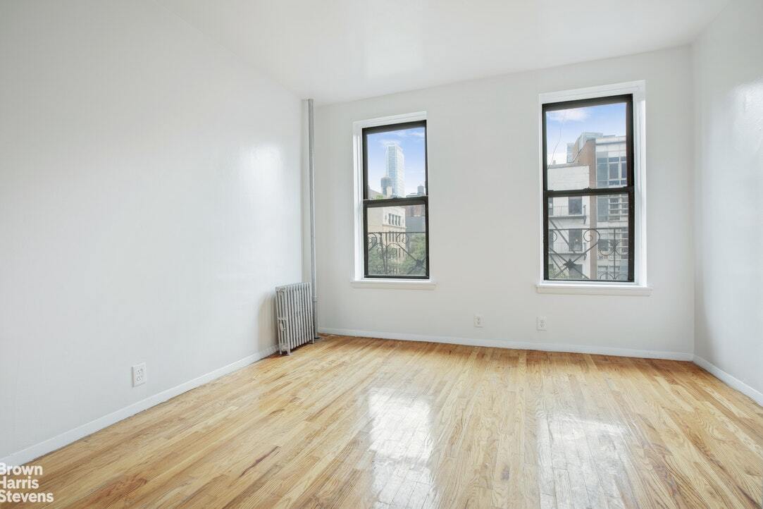 Primary Photo - 359 W 45th St