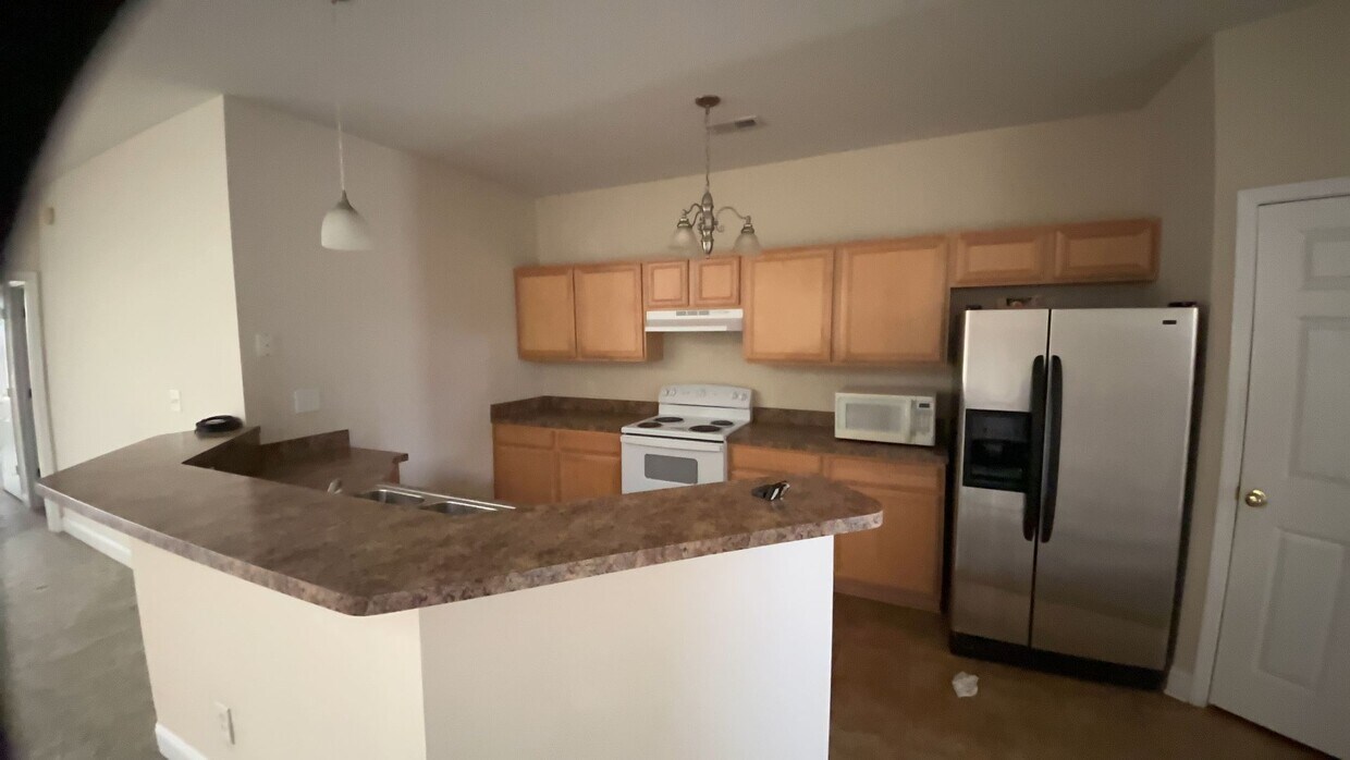 Building Photo - Nice 2 bedroom/2 bath condo in Courtyard at Cascades