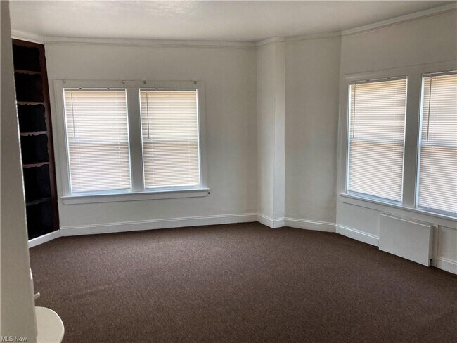 Foto del edificio - 15300 Waterloo Rd