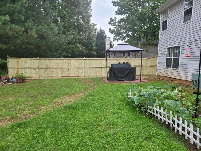 Foto del edificio - 4534 Aerie Ln