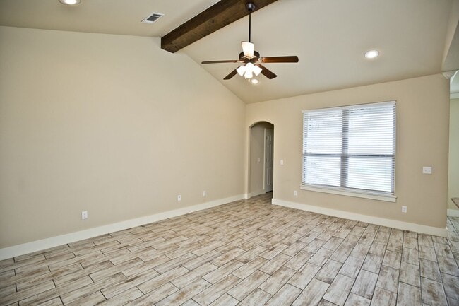 Building Photo - 106 Alder St