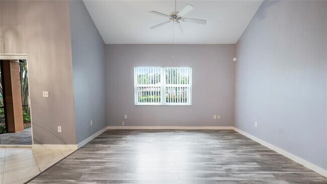 Foto del edificio - 9800 NW 19th Pl