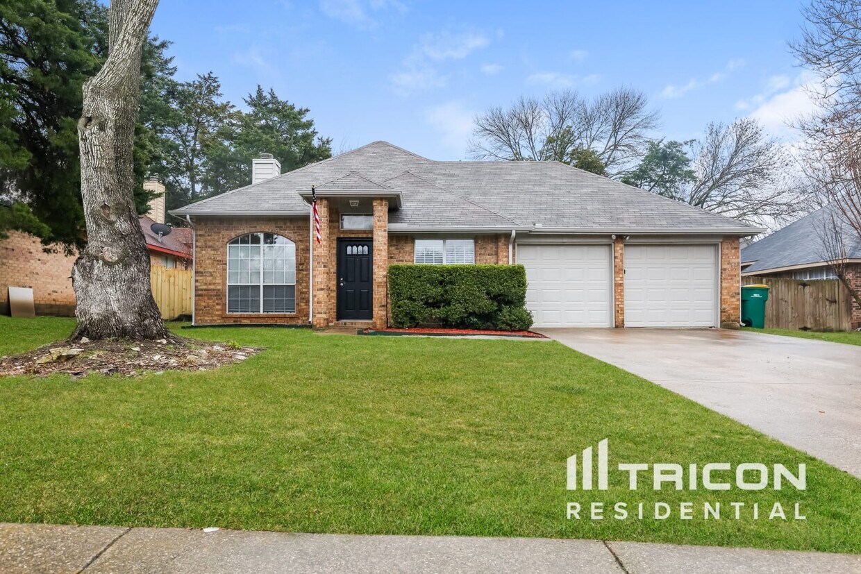 Foto principal - 805 Clover Hill Ln