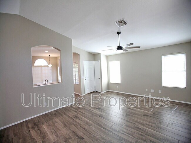 Foto del edificio - 7455 W Crest Ln