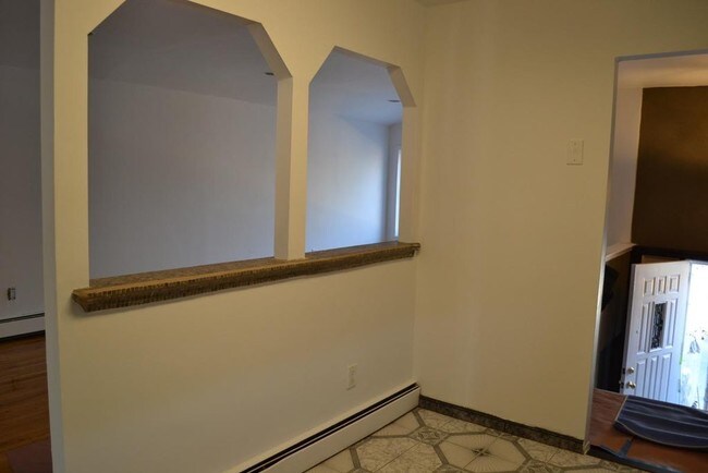 Building Photo - 1448 E 71st St