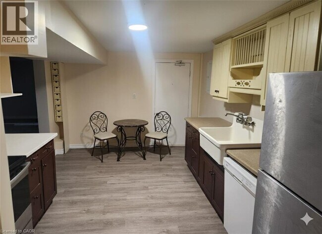 Photo du bâtiment - 21 Belwood Crescent