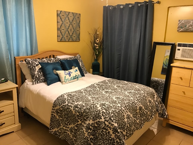 Photo - 2403 N Elmendorf St Townhome