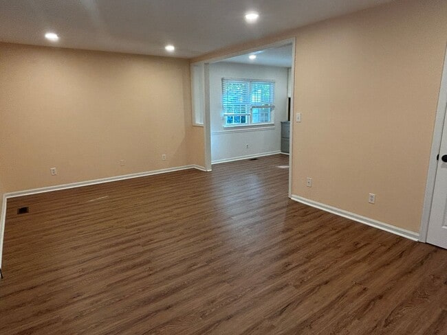 Building Photo - 7409 Barberry Ct